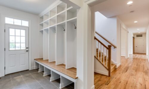 17 Oakdale Mudroom 2