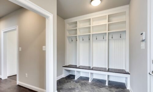 18 Custom Oakdale Mudroom