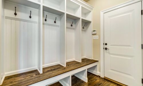 24 Marimar Custom Mudroom